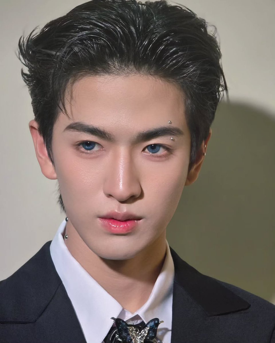 JINWOOKFAM's tweet image. ป๋าคิม @Jinwookkimjin 

🙏🏻📎: instagram.com/p/DKJgPGmz2ox/…

#JINWOOKkim 
#mewdoesmakeup