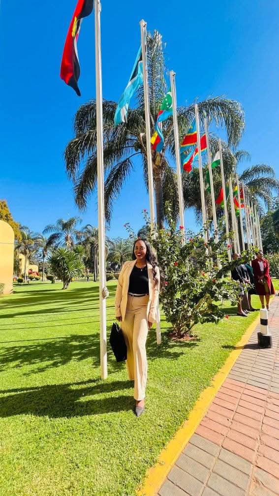 africa_congress's tweet photo. Thank you Zimbabwe πΏπΌ #IYSOLEF
#AYC #YouthEmpowerment
Asante sana viva Africa π viva H.E. Dr. Emmerson Dambudzo Mnangagwa. https://t.co/jEgTC4qR4H