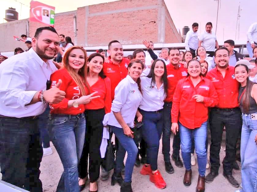 CEN Sociedad Mexicana de Ingenieros (@smi_nacional_) on Twitter photo #EnterateSMI "El sector popular siempre está cercano a la sociedad, escuchando las demandas y preocupaciones de la ciudadania. "
#MexicoEsPrimero🇲🇽👷♂️👷♀️
<a href="/alitomorenoc/">Alejandro Moreno</a> <a href="/fuensantaGuerr4/">Fuensanta Guerrero</a> <a href="/CristinaRuiz_S/">Cristina Ruiz</a> <a href="/PaolaGarateV/">Paola Gárate</a> <a href="/caroviggiano/">Carolina Viggiano</a> <a href="/CarmelitaRicdzV/">Carmelita Ricardez</a> <a href="/CNAgronomica/">Agronómica Nacional</a> <a href="/CNOPNacional/">CNOP Nacional</a> #EnterateSMI "El sector popular siempre está cercano a la sociedad, escuchando las demandas y preocupaciones de la ciudadania. "
#MexicoEsPrimero🇲🇽👷♂️👷♀️
<a href="/alitomorenoc/">Alejandro Moreno</a> <a href="/fuensantaGuerr4/">Fuensanta Guerrero</a> <a href="/CristinaRuiz_S/">Cristina Ruiz</a> <a href="/PaolaGarateV/">Paola Gárate</a> <a href="/caroviggiano/">Carolina Viggiano</a> <a href="/CarmelitaRicdzV/">Carmelita Ricardez</a> <a href="/CNAgronomica/">Agronómica Nacional</a> <a href="/CNOPNacional/">CNOP Nacional</a>