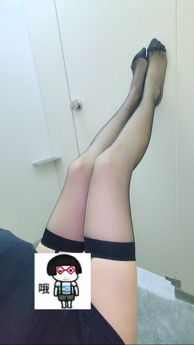 FunnyPigg's tweet photo. @yinp50 躲厕所拍的旧照，翻出来用用… https://t.co/iJRtrTJI0k