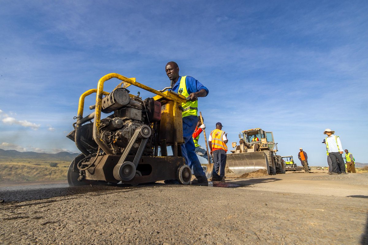 KindikiKithure's tweet photo. KULA MAWE, ISIOLO COUNTY,  KENYA 
TUESDAY, MAY 27, 2025

The construction of the 750 kilometer Isiolo- Mandera Highway at a cost of 100 billion shillings is finally underway, after decades of pledges by successive governments.

The road connecting Isiolo- Kula Mawe- Modogashe- Samatar- Wajir- Tarbaj-Kotulo- Kobo- Elwak- Garre- Rhamu - Mandera towns has been split into 11 sections and awarded to 7 different contractors to ensure timely completion within two years.

This transport artery will turn around the economy of the Kenya of the North, it will also deal a massive blow to insecurity.

Pleased to do an impromptu spot check on progress of the ongoing construction works of the 77 kilometer Kula Mawe -Isiolo section, being built at a cost of 8.3 billion shillings.

Certainly, a flagship project for Kenya’s transformation is underway.