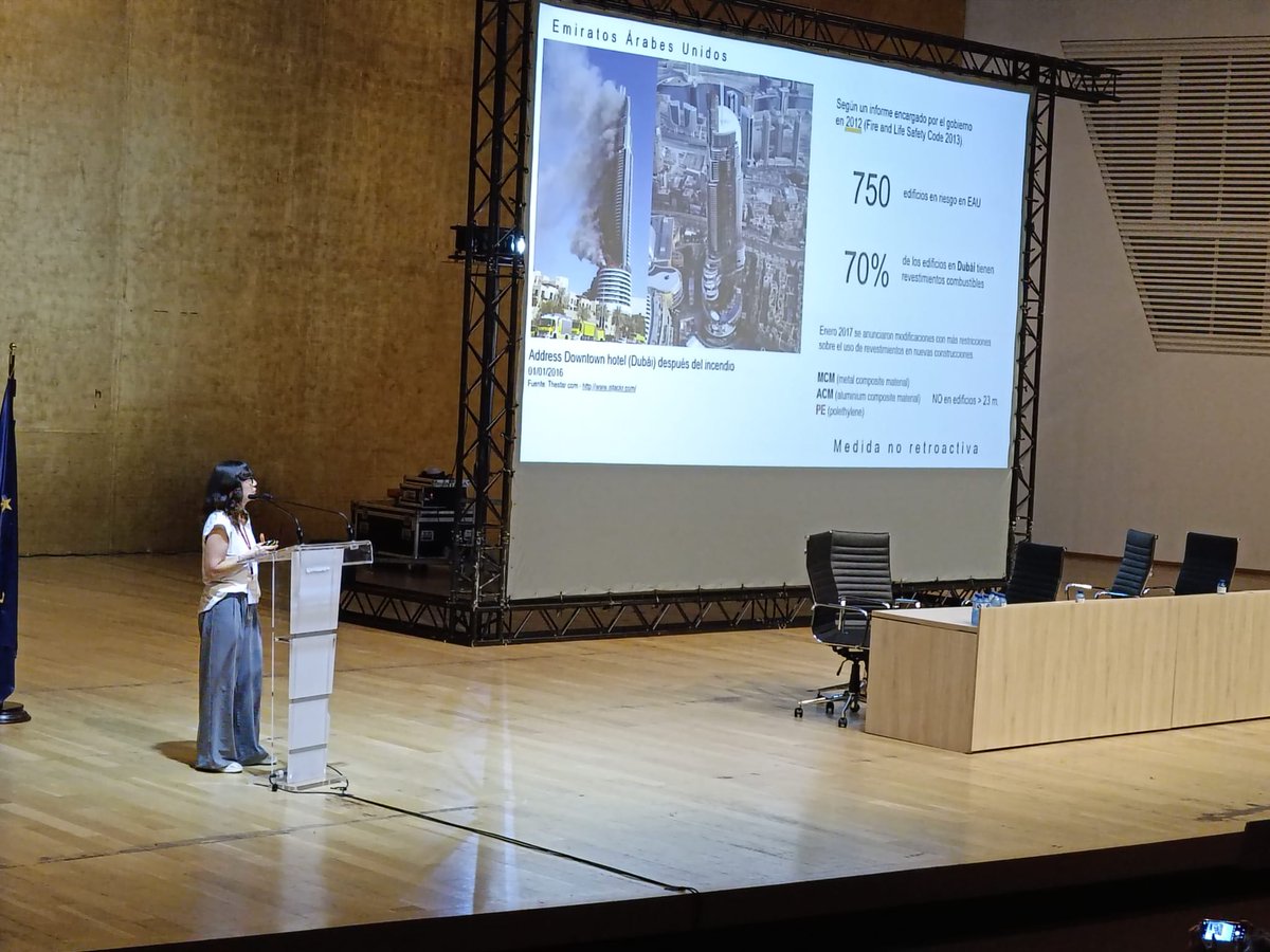 🗣️Ahir <a href="/Piligiraldo/">María Pilar Giraldo</a> d'#INCAFUST va participar en el 5è Workshop d'incendis estructurals a Alacant amb la ponència "Fachadas ventiladas, la problemática de los incendios de la envolvente"