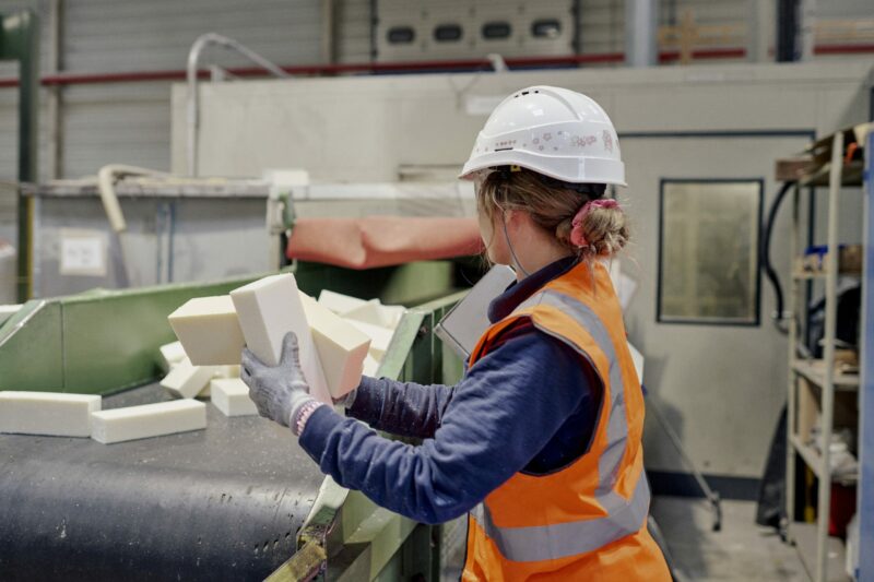 La incorporación de XPS en edificios industrializados mejora su #ahorroenergético y huella ambiental

📌prefieres.es/la-incorporaci…