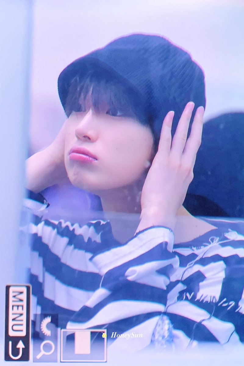 hourly mochinoo tweet media