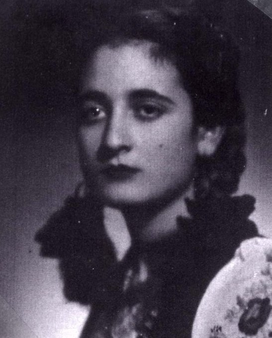 27 maja 1927 | W Salonikach urodziła się grecka Żydówka Dolly Florentin. 

W 1943 r. została deportowana do #Auschwitz. Nie przeżyła.