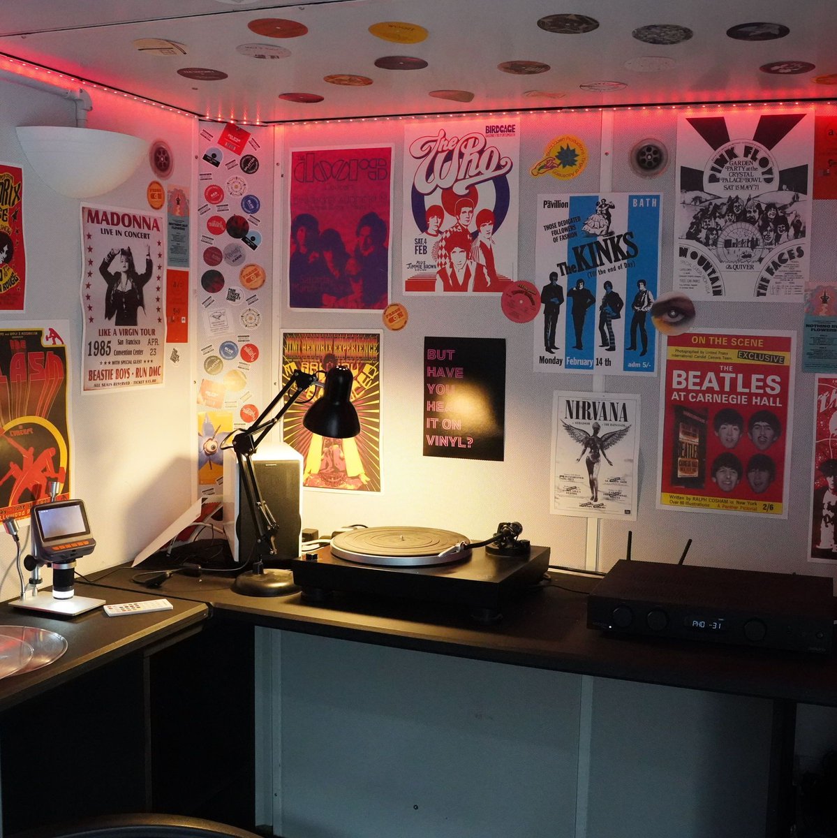🎧 Our sound booth! 🎶

This is where our pressing engineers listen back to each record to catch and fix any issues — it’s all part of our quality control process 💿🛠️

#VinylPressing #SoundBooth #QualityControl #VinylQuality #PressingPlant #BehindTheScenes #VinylCommunity