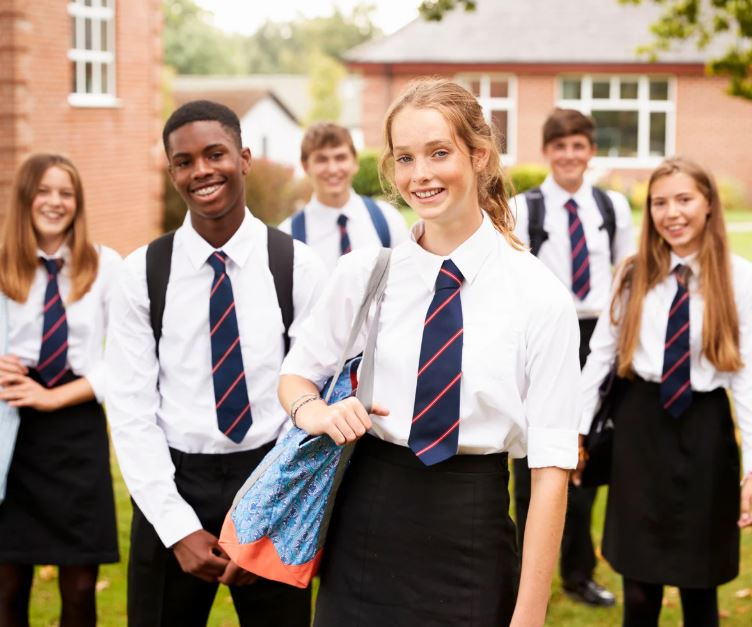 💉 If your child is in year 7 – 11, from Nottingham and Nottinghamshire and needs to catch up on their vaccinations, you can book an appointment at a clinic in May half term.
👉🏼 Click for more information  orlo.uk/yHF21