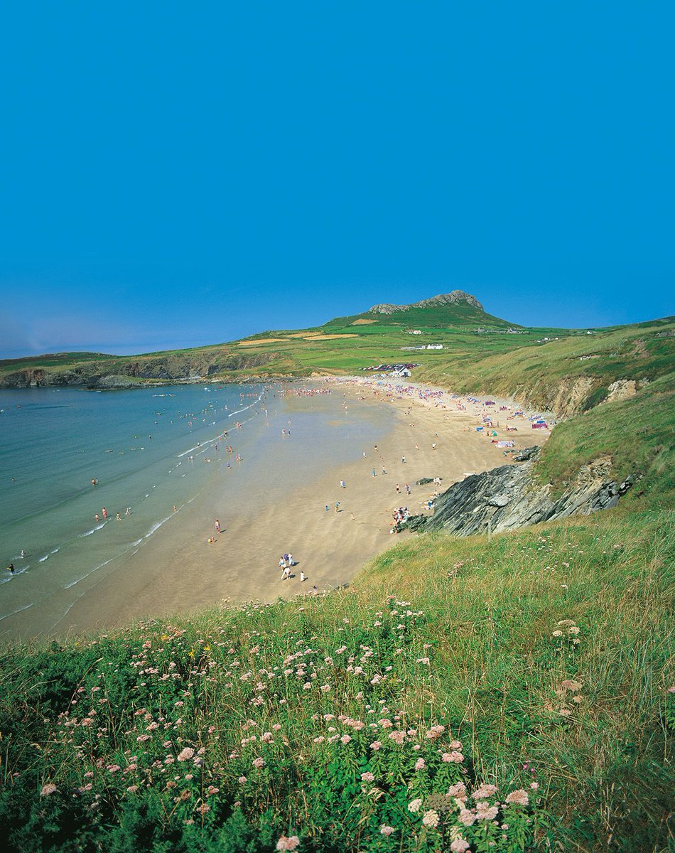 Whitesands Bay, known as one of the best surfing beaches in Pembrokeshire, is located in a spectacular setting below the hill of Carn Llidi.

#WalesCoastPath #LlwybrArfordirCymru #VisitWales #CroesoCymru