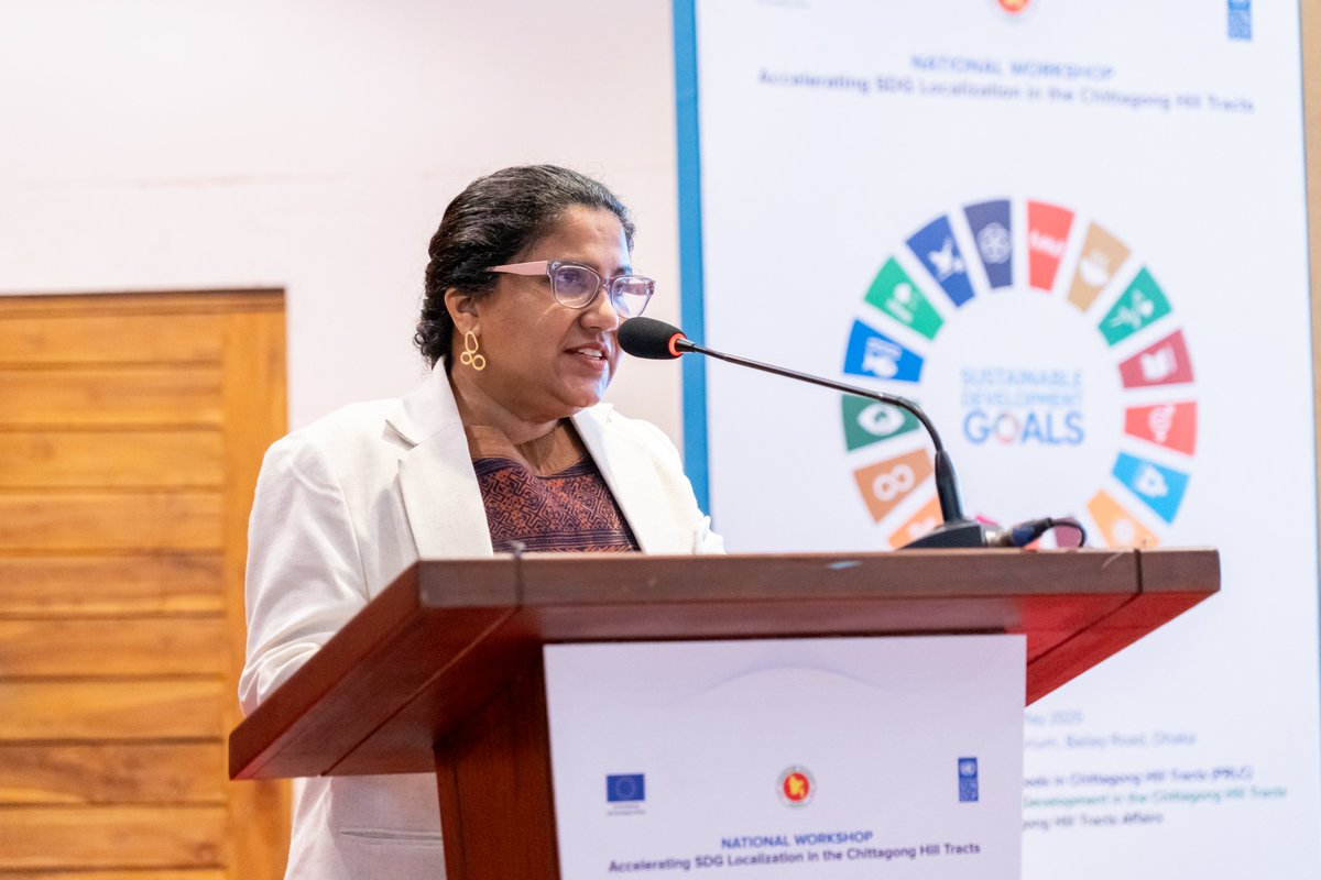 UNDP_BD's tweet photo. A National Workshop on SDG Localization Acceleration in #CHT was held in Dhaka, hosted by #MoCHTA with @UNDP🇧🇩 & @EUinBangladesh 🇪🇺 support under the #PRLC project. The event aims to fast-track #SDGs implementation in the Chittagong Hill Tracts. Read more: https://t.co/jGFZM4tlh0 https://t.co/UTQaPG5tjE