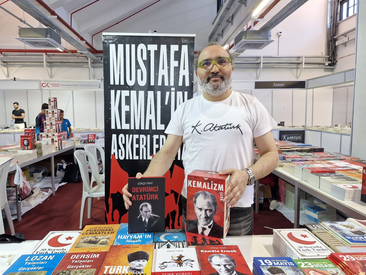 Mustafa Kemal'in Askerleriyiz sloganının yaratıcısı Gökçe Fırat, 
1 Haziran pazar akşamına kadar Aydın Kitap Fuarı'nda.
Bekleriz...