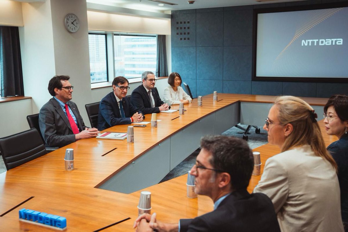 Govern de Catalunya (@govern) on Twitter photo 📸 El president de la Generalitat, <a href="/salvadorilla/">Salvador Illa Roca</a>, s'ha reunit amb representants de la companyia <a href="/nttdata_inc/">NTT DATA, Inc.</a> a Tòquio, l’empresa japonesa amb més treballadors a Catalunya, un total de 4.000. 📸 El president de la Generalitat, <a href="/salvadorilla/">Salvador Illa Roca</a>, s'ha reunit amb representants de la companyia <a href="/nttdata_inc/">NTT DATA, Inc.</a> a Tòquio, l’empresa japonesa amb més treballadors a Catalunya, un total de 4.000.