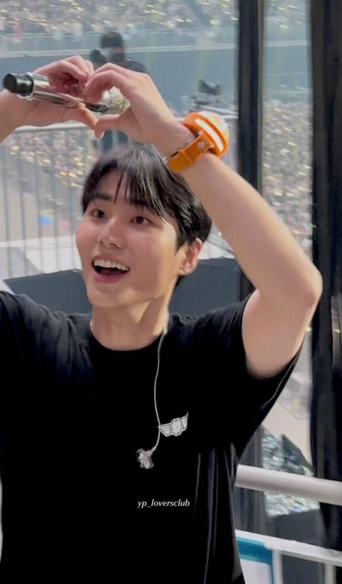 ylnodna's tweet image. 폰카 강영현이 이렇게 생긴게 진짜 개큰감동임