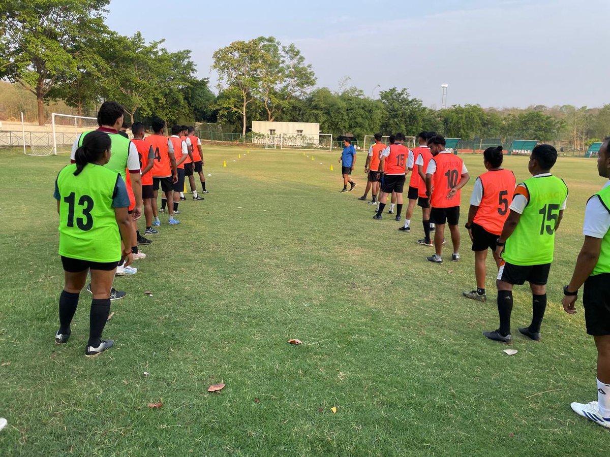 MPFAJABALPUR's tweet photo. Under the M.P.F.A. banner, the 1st Day of Referee Refresher course began on the Jagran Lakecity University campus on May 26, 2025. The AIFF instructor gave them vital lessons on-the-field as the day began with physical work on the ground. https://t.co/9lpyF4hFQR
