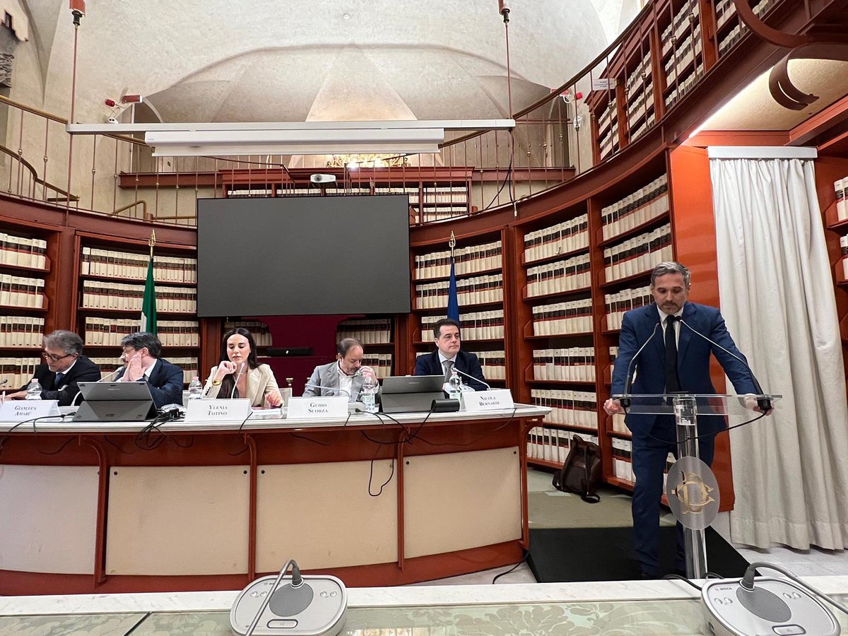 Oggi ho avuto l’onore di aprire il convegno “È ancora possibile proteggere la nostra #privacy?”, promosso dal Presidente <a href="/A_Gusmeroli/">ALBERTO GUSMEROLI</a> 
Difendere la #privacy significa non solo proteggere i #datipersonali, ma anche l’ #innovazione, i #brevetti, il #knowhow delle nostre #PMI.