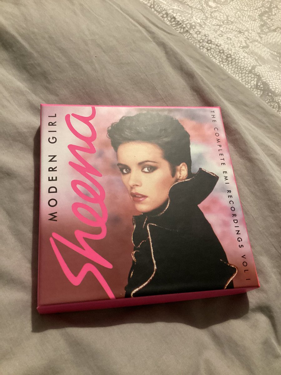 dearianfawn's tweet image. #Tuesday and working my way through #ModernGirl The Complete Recordings #Vol1 by #SheenaEaston - keep returning to #BestKeptSecret - #Telefone was an incredible lead single; #AlmostOverYou probably her best ballad - single three should have been #SweetTalk or #ILikeTheFright