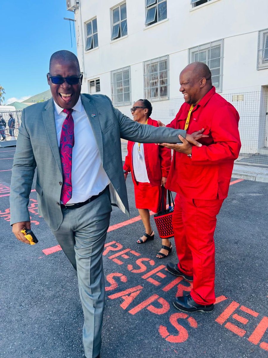 Panyaza Lesufi tweet media