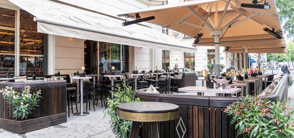 akhaelss's tweet photo. „KLEINOD AM RING“ öffnet das Sonnendeck #Wien #Gastro #Gastronomie #Kulinarik #Essen #Trinken #Drinks #Sommer #Gourmet #Koch #Küche #Restaurant #Bar #Gastgarten #Barkeeper #Cocktail #Bartender #Club #Szene #Nachtleben #Ausgehen 🔗 https://t.co/CPYlaXEz5h https://t.co/BtaX135LfX