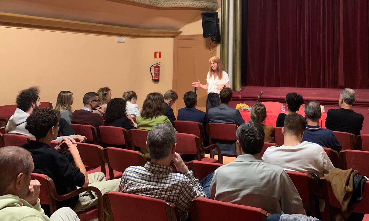 📷 Col•loqui "Parlem d'ocupacions, multireincidència i seguretat", amb la diputada de <a href="/JuntsxCatMadrid/">Junts per Catalunya Congrés i Senat</a>, <a href="/MartaMadrenas/">Marta Madrenas 🎗</a>, a Olot.

👥️ La presentació ha anat a càrrec d'<a href="/IMMAMUDI/">IMMA MUÑOZ</a>, de <a href="/juntsgarrotxa/">Junts per Catalunya Garrotxa</a>. Hi han assistit alcaldes <a href="/AgustiArbos/">Agustí Arbós</a> i <a href="/MariaVidalSJF/">Maria Vidal</a> i regidors de la comarca.