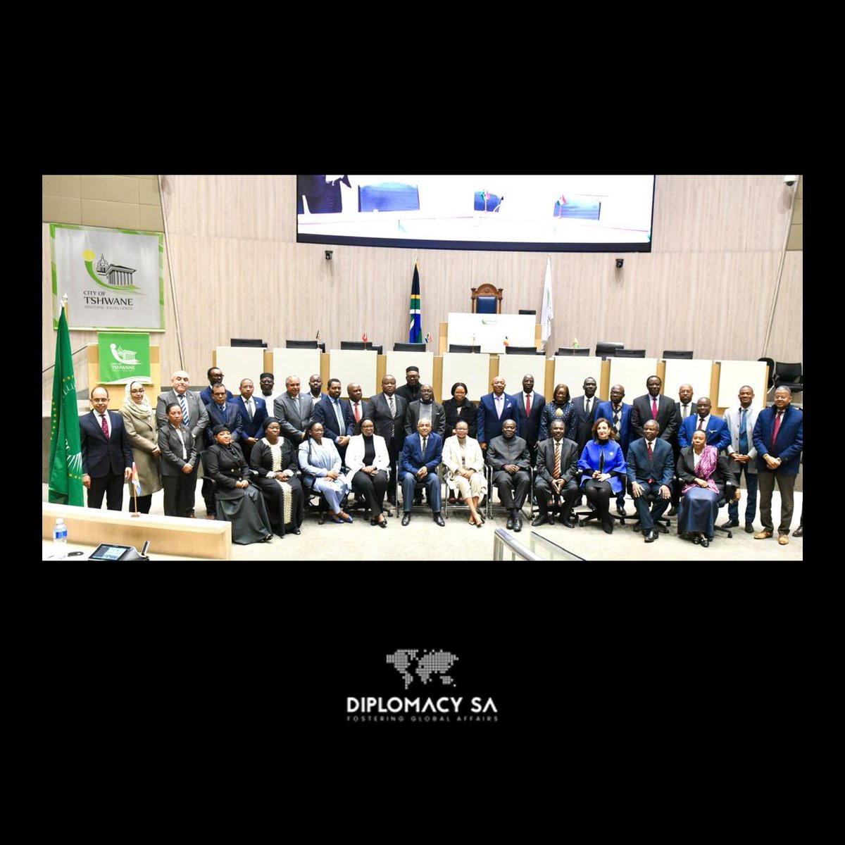 Diplomacy South Africa (@diplomacy_sa) on Twitter photo 🇿🇦Tshwane Mayor Dr. Nasiphi Moya speaks to African Heads of Missions at Tshwane House, championing African cities as hubs of growth, innovation & resilience. U20 2025 to spotlight African cities’ role in global progress! 🌍
📷Executive Mayor of Tshwane <a href="/nasiphim/">Dr Nasiphi Moya</a> <a href="/CityTshwane/">City of Tshwane</a> 🇿🇦Tshwane Mayor Dr. Nasiphi Moya speaks to African Heads of Missions at Tshwane House, championing African cities as hubs of growth, innovation & resilience. U20 2025 to spotlight African cities’ role in global progress! 🌍
📷Executive Mayor of Tshwane <a href="/nasiphim/">Dr Nasiphi Moya</a> <a href="/CityTshwane/">City of Tshwane</a>