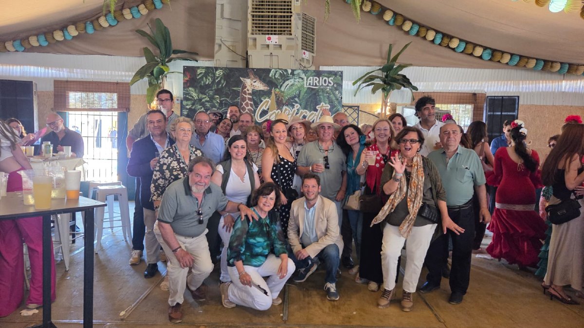 Emcotur's tweet image. Ayer celebramos una entrañable comida con parte de los asociados de @Emcotur - @TierrasCordoba, en plena #FeriaDeCórdoba.
Un encuentro para seguir fortaleciendo lazos y disfrutar de nuestras tradiciones.
¡Gracias a todos los que compartieron este momento!