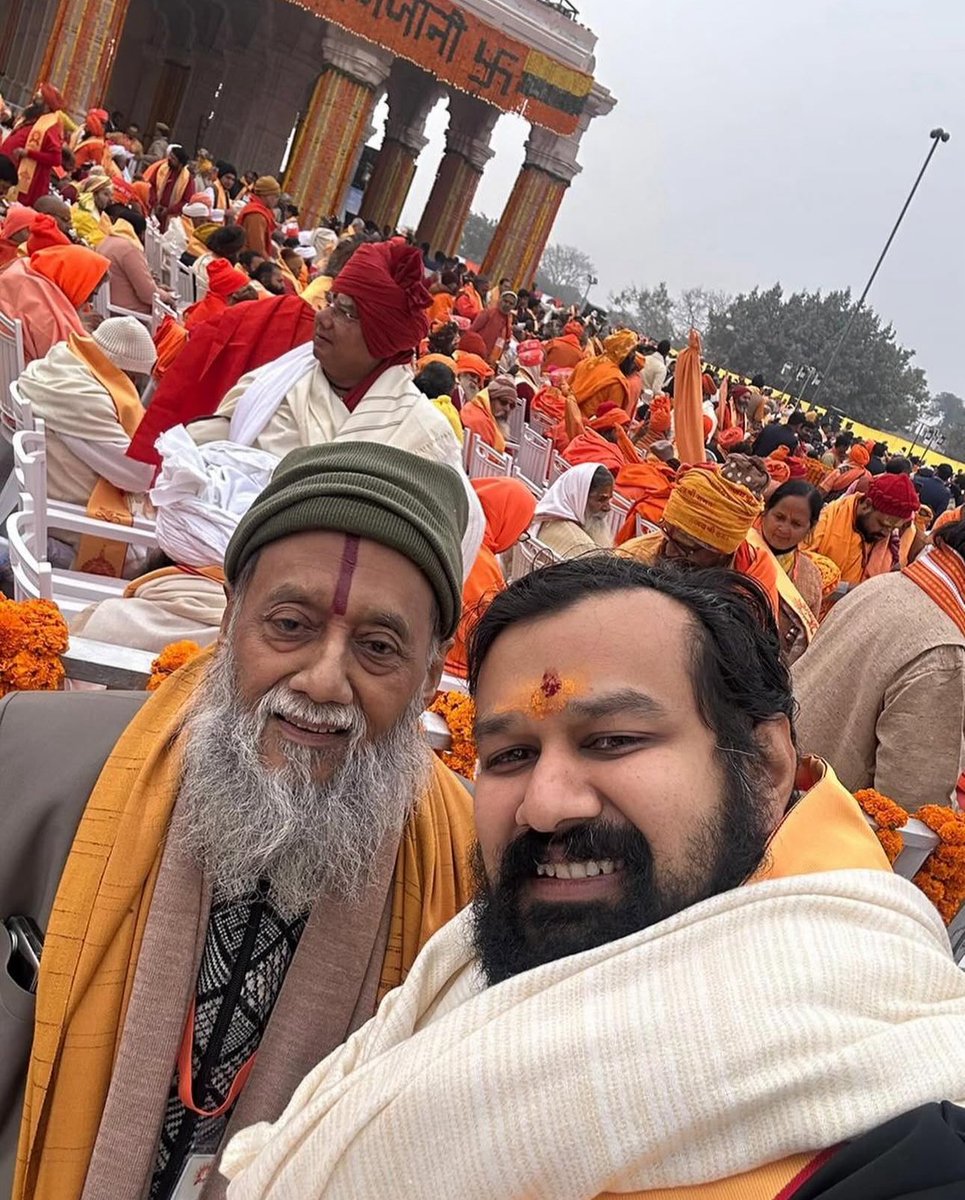 परम पूज्यनीय बाबूजी श्री हरि शंकर जैन जी को जन्मदिन की अनंत शुभकामनाएं। बाबा केदारनाथ जी आपको सुख, समृद्धि एवं उत्तम स्वास्थ प्रदान करें। आपका आशीर्वाद हम सभी पर सदैव बना रहे।
भारत भूमि महान है क्यूंकि यहाँ आप जैसे महापुरुषों ने जन्म लिया है।