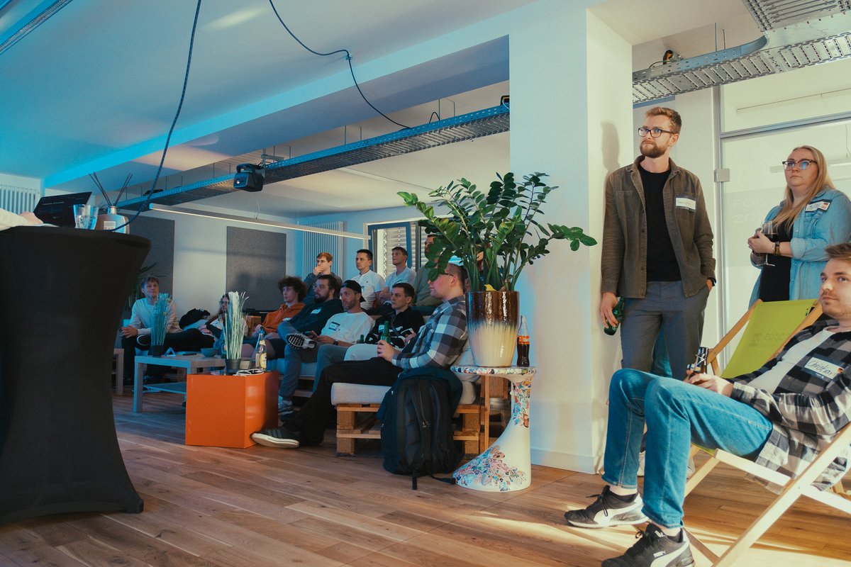 florian_voegtle's tweet photo. Last week @jennifer_schro and I hosted the second Flutter Meetup in Bremen and we were fully booked out.

If you are interested in being a speaker for our next event or just want to attend, we should connect!

#flutterdev https://t.co/tVYq0TXpch
