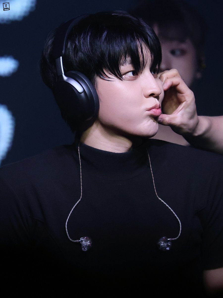 Immortality0807's tweet photo. 250518 GOODBYE &amp; HELLO      

#VANNER #배너 
#GON #곤 https://t.co/5beu1NB6m2