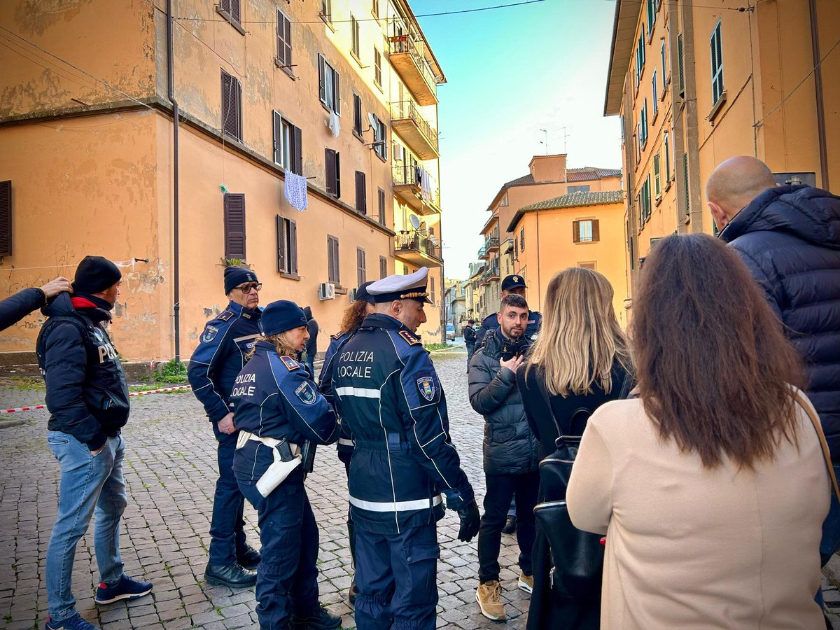 Sulla legalità e la sicurezza non faremo passi indietro!
Se gli abusivi sgomberati dalle case esprimono il proprio dissenso, questo rientra nella dialettica democratica, ma occupare abusivamente immobili, sottraendoli a chi ne ha titolo, non può essere consentito.
<a href="/Comune_Viterbo/">Comune di Viterbo</a>