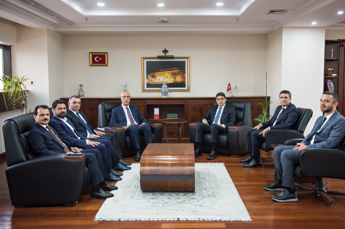 Erdal ARIKAN (@erdalarikan12) on Twitter photo Et ve Süt Kurumu Genel Müdürü Sn. Melik Daloğlu’na hayırlı olsun ziyaretinde bulunduk.
Sayın Genel Müdürümüze misafirperverlikleri için teşekkür ediyor, yeni görevinde başarılar diliyoruz.
<a href="/FeyziBerdibek1/">Feyzi Berdibek🇹🇷</a> <a href="/Korkutata_Zeki/">Zeki Korkutata</a> <a href="/yilmaz_seven/">Av. Yılmaz SEVEN</a> <a href="/NihatDogu12/">NİHAT DOĞU</a> Et ve Süt Kurumu Genel Müdürü Sn. Melik Daloğlu’na hayırlı olsun ziyaretinde bulunduk.
Sayın Genel Müdürümüze misafirperverlikleri için teşekkür ediyor, yeni görevinde başarılar diliyoruz.
<a href="/FeyziBerdibek1/">Feyzi Berdibek🇹🇷</a> <a href="/Korkutata_Zeki/">Zeki Korkutata</a> <a href="/yilmaz_seven/">Av. Yılmaz SEVEN</a> <a href="/NihatDogu12/">NİHAT DOĞU</a>