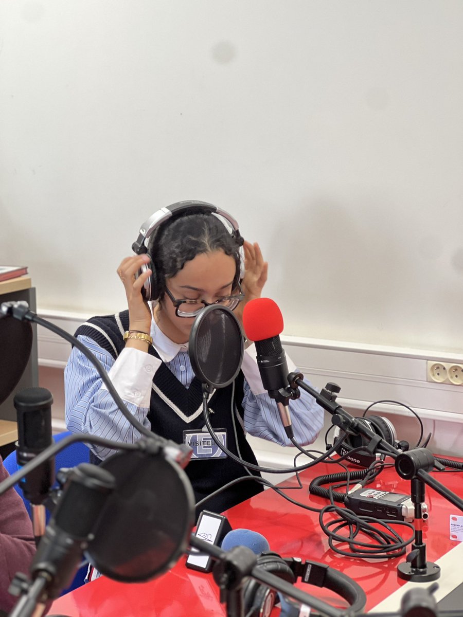 🎙️Les élus du #CAVL ont été formés à Cap Radio pour devenir nos reporters officiels lors de l’#UNOC2025 ! Une belle aventure journalistique débute pour eux, au service de l’océan et de l’engagement lycéen 🌊📻
<a href="/CavlNice/">CAVL-Nice</a> <a href="/DavlNice/">DAVLC_Nice</a> <a href="/clemi_nice/">CLEMI Nice</a>