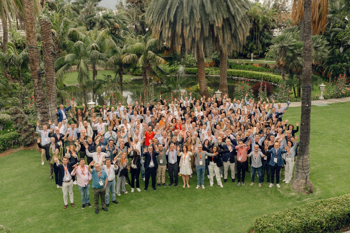 AifecAsociacion's tweet photo. 👏 ÉXITO del XXV Congreso de AIFEC en Tenerife.
📣 La asociación ibérica de fabricantes de etiquetas en continuo logró reunir a más de 260 participantes.
¡Nos vemos en Granada 2026!
#AIFEC #Congreso #Etiquetas
👉🏼 Más detalles del congreso aquí: https://t.co/NQZiHqmil1 https://t.co/5mwTLeag0j