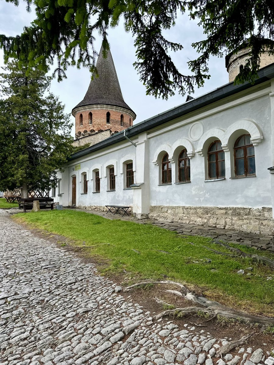 oleksandramazur's tweet photo. Якщо на планеті не існує найкращого міста, то де це я? https://t.co/FA1wOT3EpP