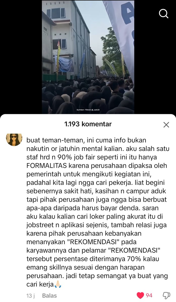 heryyy69's tweet photo. @tanyakanrl Sumpah nder ini tadi juga lewat di tt, aku yg cuman liat di hape aja sesekk napas banget gimana orang2 yg pada antre ingpo loker disana?

Dan aku juga nemu komenan yg  gini sangat2 miris https://t.co/NZYAuGUv8P