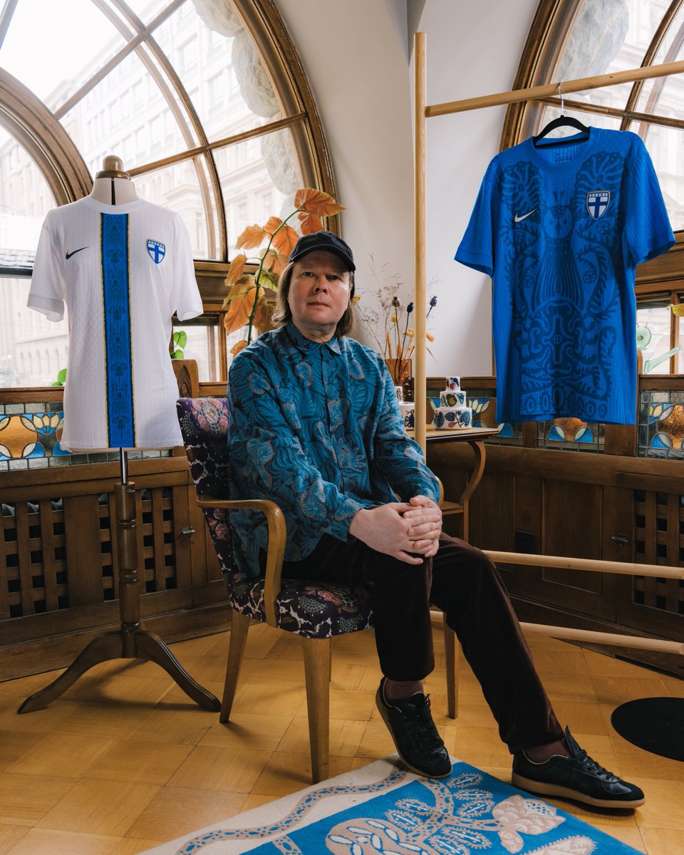 𝐃𝐞𝐬𝐢𝐠𝐧𝐞𝐫 𝐚𝐧𝐝 𝐡𝐢𝐬 𝐚𝐫𝐭 👕​

Finland National Team Jerseys 2025/26 by Klaus Haapaniemi​

Suomen maajoukkueiden uudet pelipaidat ovat kunnianosoitus suomalaiselle tarinankerronnalle, luonnolle ja muotoilulle.​

Lue lisää ➡​ go.palloliitto.fi/PELIPAITA2025

Tutustu uusiin