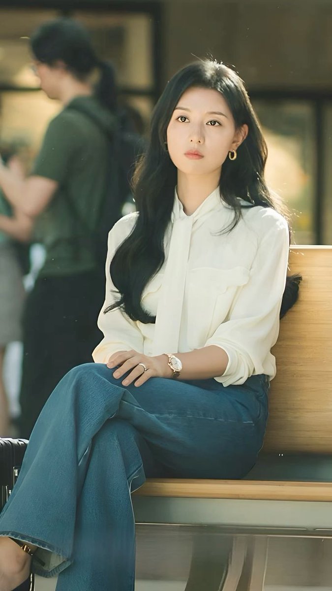 #HandeErçel is really someone who can carry off #HongHaein character's outfits very well. 👠❤️‍🔥 I hope the stylist does a good job. Producers, please pay attention to the outfits, okay? 😆
