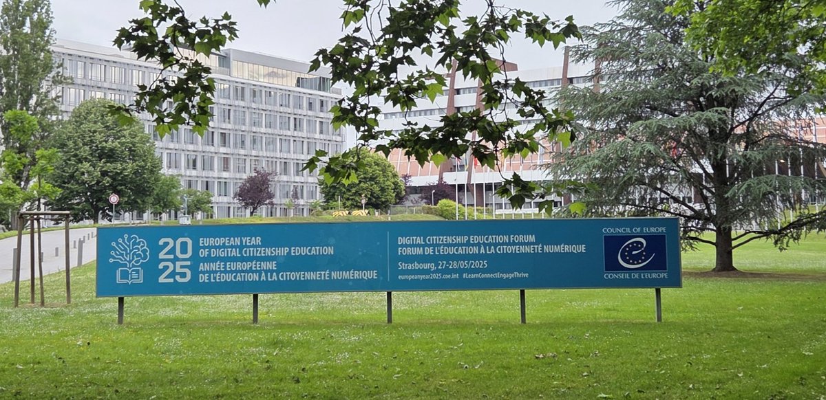 Eszter Salamon tweet media