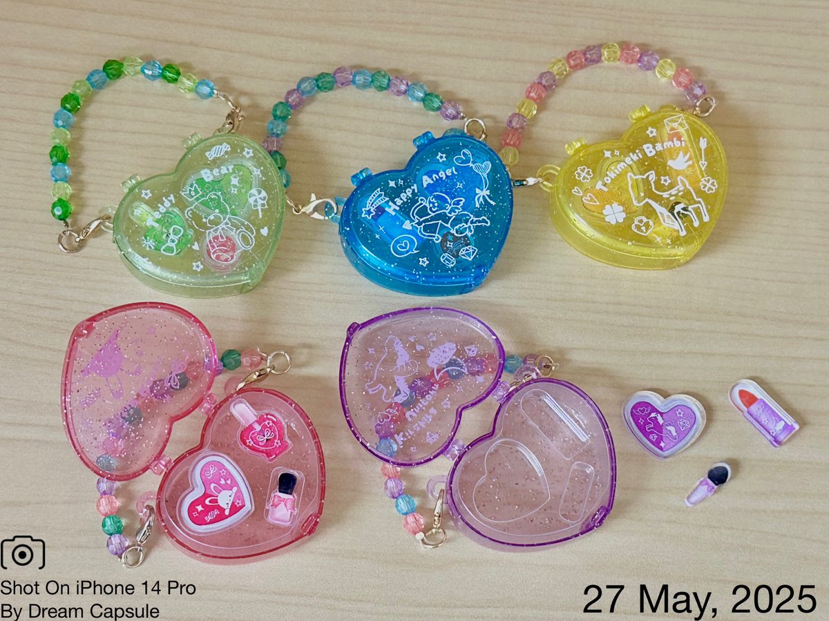 dreamcapsuleCEO's tweet photo. 🌟新入荷ガチャ商品プレゼントCP🌟

アクリル仕様のコスメパーツ入り💜
「Cutie! ミニチュア キッズコスメ マスコット」

フォロー&amp;RP(RT)していただいた方の中から抽選で2名様に全5種セットをプレゼント🎁
ドリカプへの入荷日とキャンペーン詳細は↓

#ドリームカプセル #ガチャ専門店 https://t.co/ukPU0dGREH