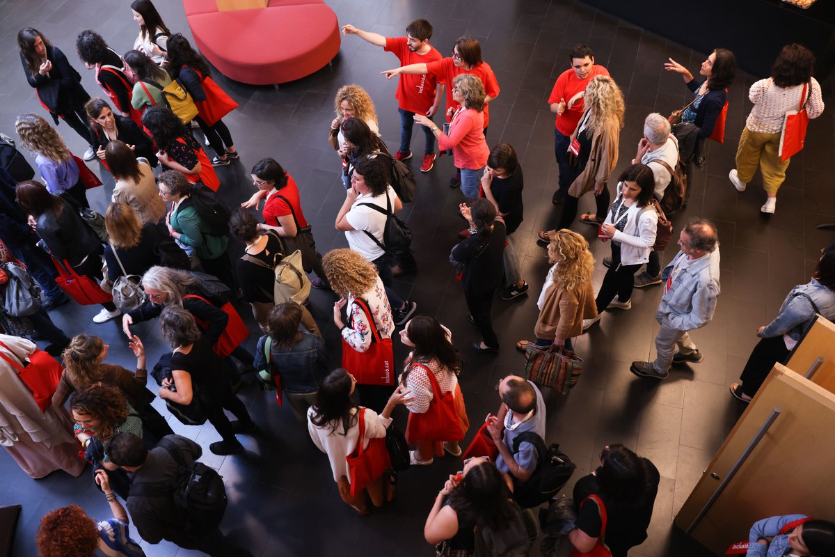 💬Com imagines els serveis socials d’aquí a 10 anys?
Més propers?
Més digitals?
Més comunitaris?
📣Explica’ns-ho als comentaris!

📅 Ens veiem al #InclusióCat el 10 i 11 de juliol
🔗 inclusio.cat

#AccióSocial #ServeisSocials