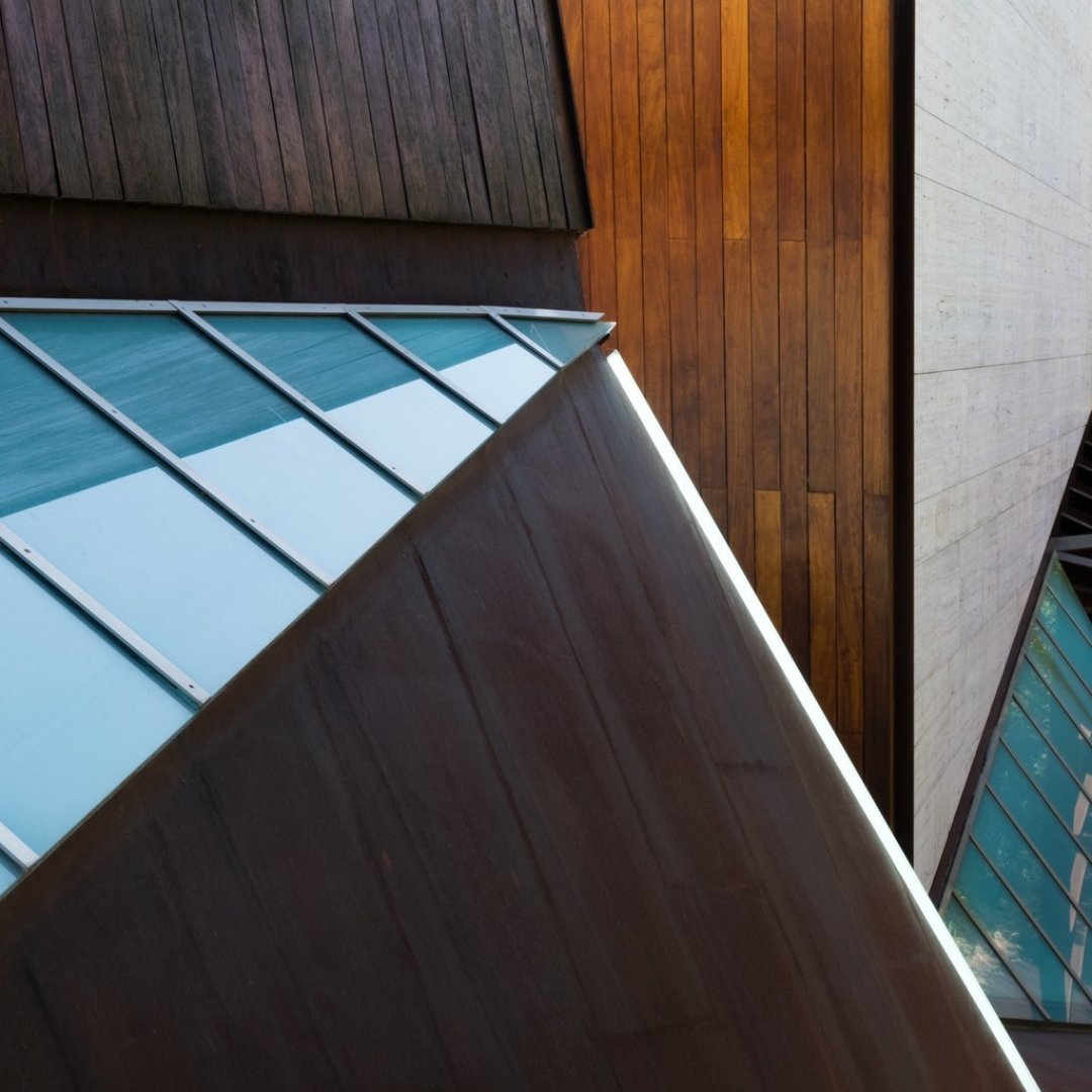 ✏️¿Sabías que la Sede editorial El Croquis guarda en su interior una exposición con maquetas de los proyectos más icónicos de Madrid? No te pierdas el capítulo en nuestro canal de Youtube <a href="/OpenHouseMadrid/">Open House Madrid</a> .

#OpenHouseMadrid #ociogratuito #arquitecturamadrid
📸 Pic @ximo_colorist