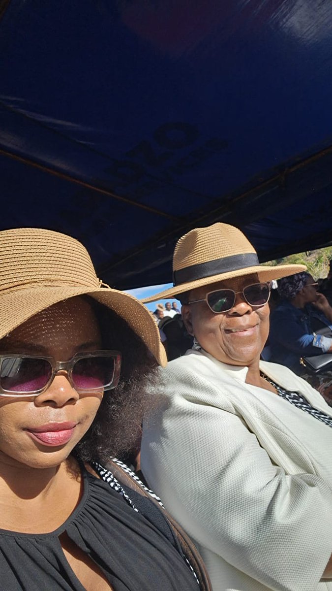 tfnauruma's tweet photo. Older friends are the best! They've got wisdom, life experience, and most importantly, they've survived enough to give you solid advice and laugh at your dad jokes 📷📷

#OlderAndWiser #FriendshipGoals https://t.co/zpub5fkkeE