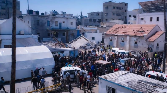 Have you seen the latest updates from Gaza on our website?
⛪️ Gaza churches - Many challenges but the churches continue serve the community
🏥 Al Ahli Hospital - A new shelter has been erected, allowing the hospital to treat more cases
Full updates here: 👉embraceme.org/partner-updates