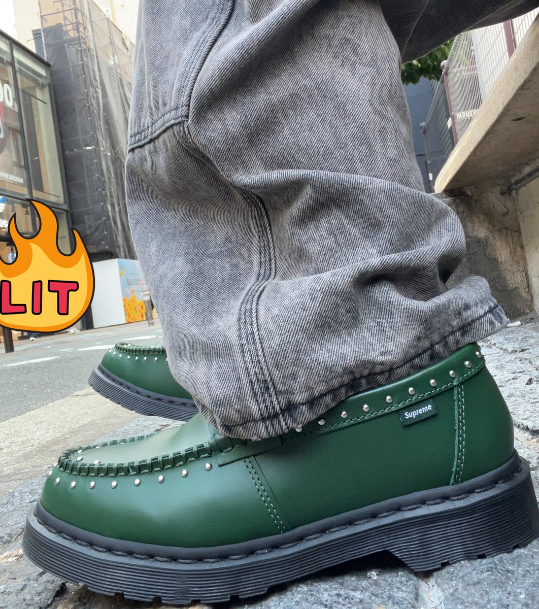靴 Supreme Dr Martens Studded Loafer US11 Gr8ZeCUXgAAg1uX.jpg