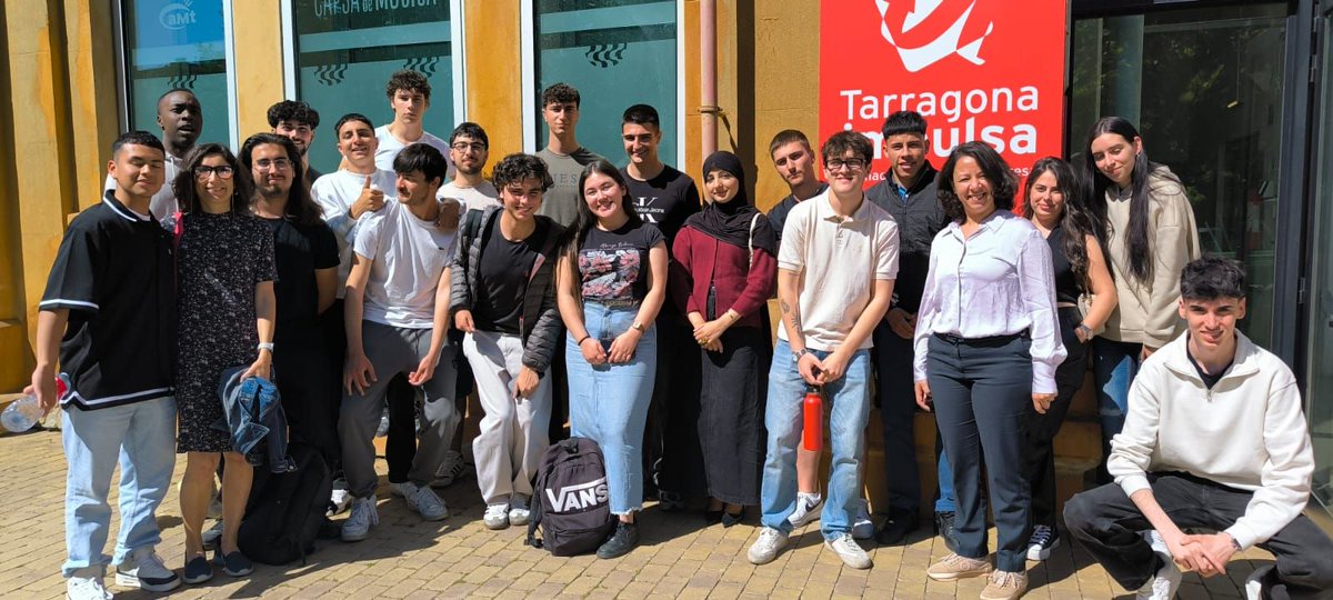 Un grup d’alumnes d’Administració i Finances i Comerç Internacional van tenir l’oportunitat d’exposar el seu projecte innovador empresarial davant del tribunal del Porgrama Explorer. buff.ly/QDY8c7K