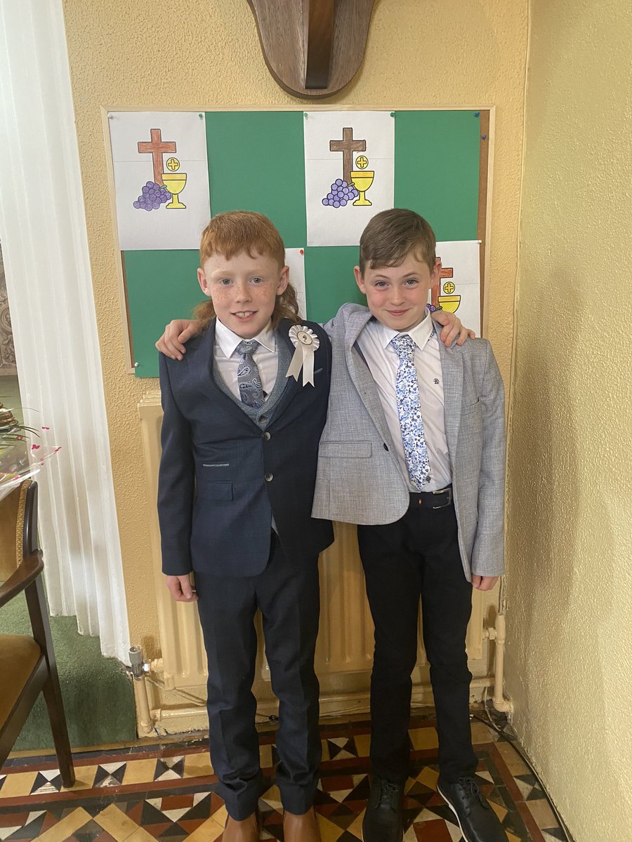 Congratulations to our students who made their First Holy Communion on Saturday 🙏🏻⭐️ We hope you all enjoyed your special day! 🥳
