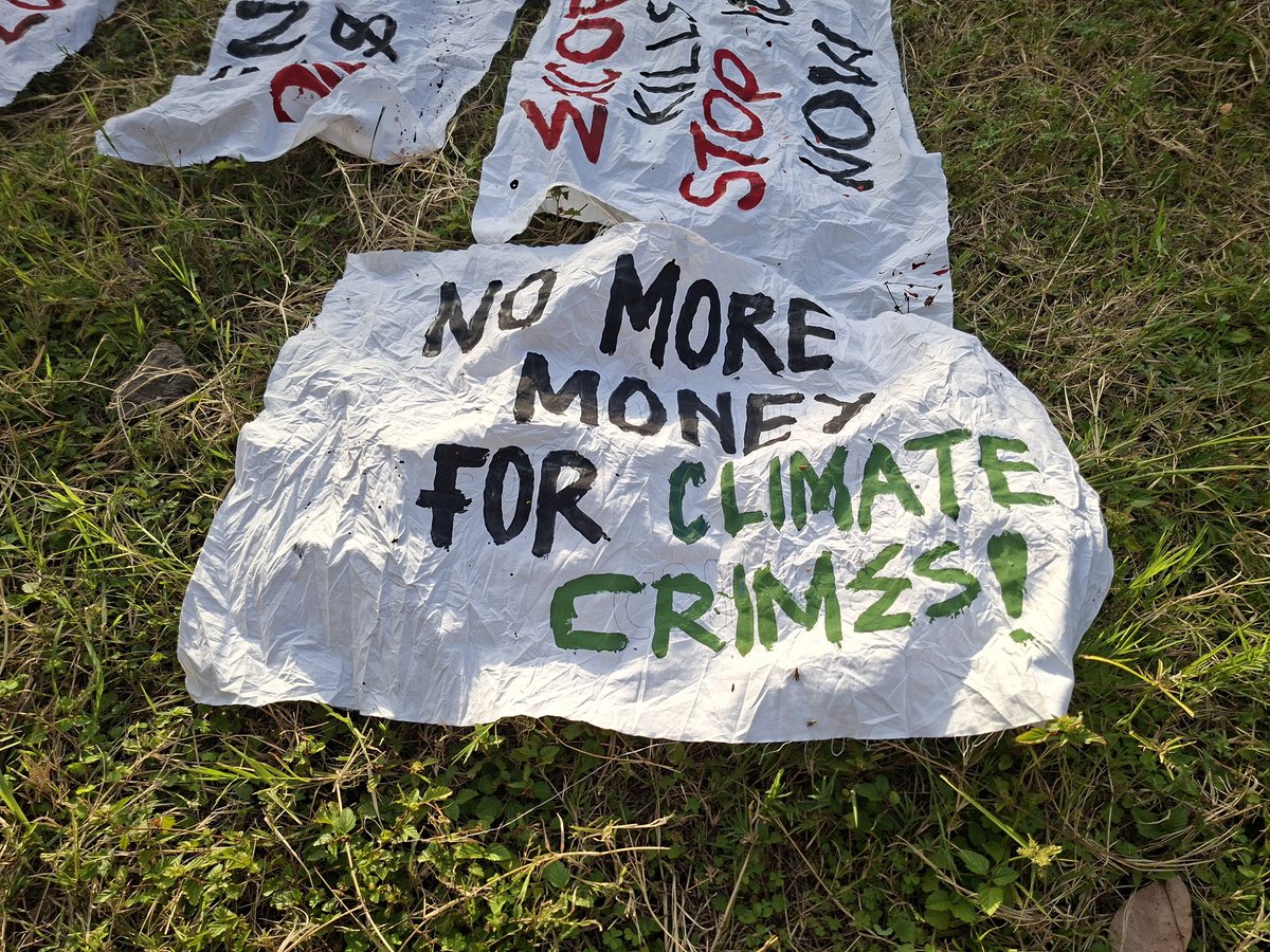 wateulecenter's tweet photo. Climate justice is not a luxury it is survival. We say NO to extractivism YES to renewable futures, YES to African sovereignty.
@350Africa
@Fridays4FutureU
@climateclockDRC
@stopEACOP
@ecollabsetotalde
@stopEACOPnl
@stop4Ecop
@princepapa1
#FreeKCB11
#StopEACOP
#KCBComplicity https://t.co/bXsPRfUEmu