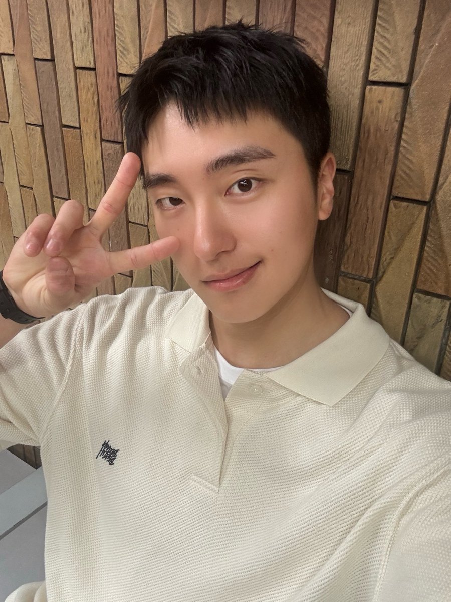 OmegaX_members's tweet photo. [#OX]

요즘 많이더운데 포애기들 화이팅😘

#OMEGA_X #오메가엑스
#세빈 #SEBIN https://t.co/94RA7bCAKc