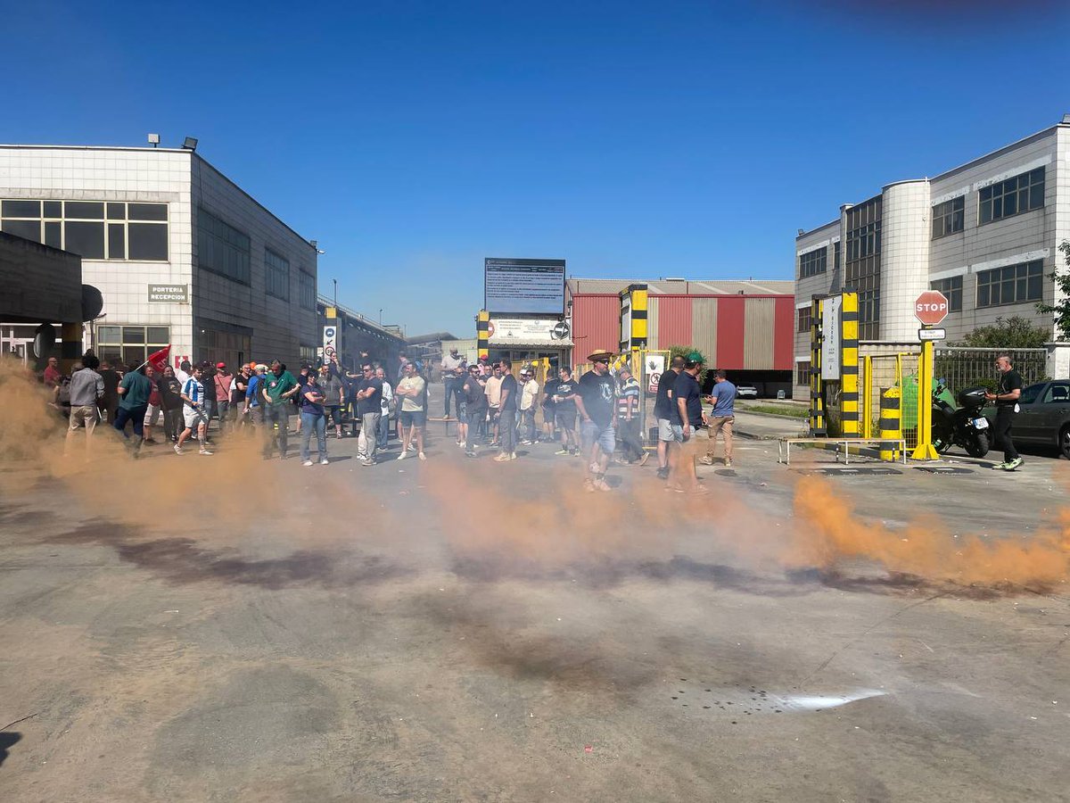 Esta mañana, apoyando a los compañeros y compañeras de <a href="/CorrugadosCCOO/">CCOO Corrugados</a>. 

📣 ¡Por un Plan Industrial serio! ¡Por una solución que mantenga los puestos de trabajo! ¡Por la industria en el sur! 🔥✊