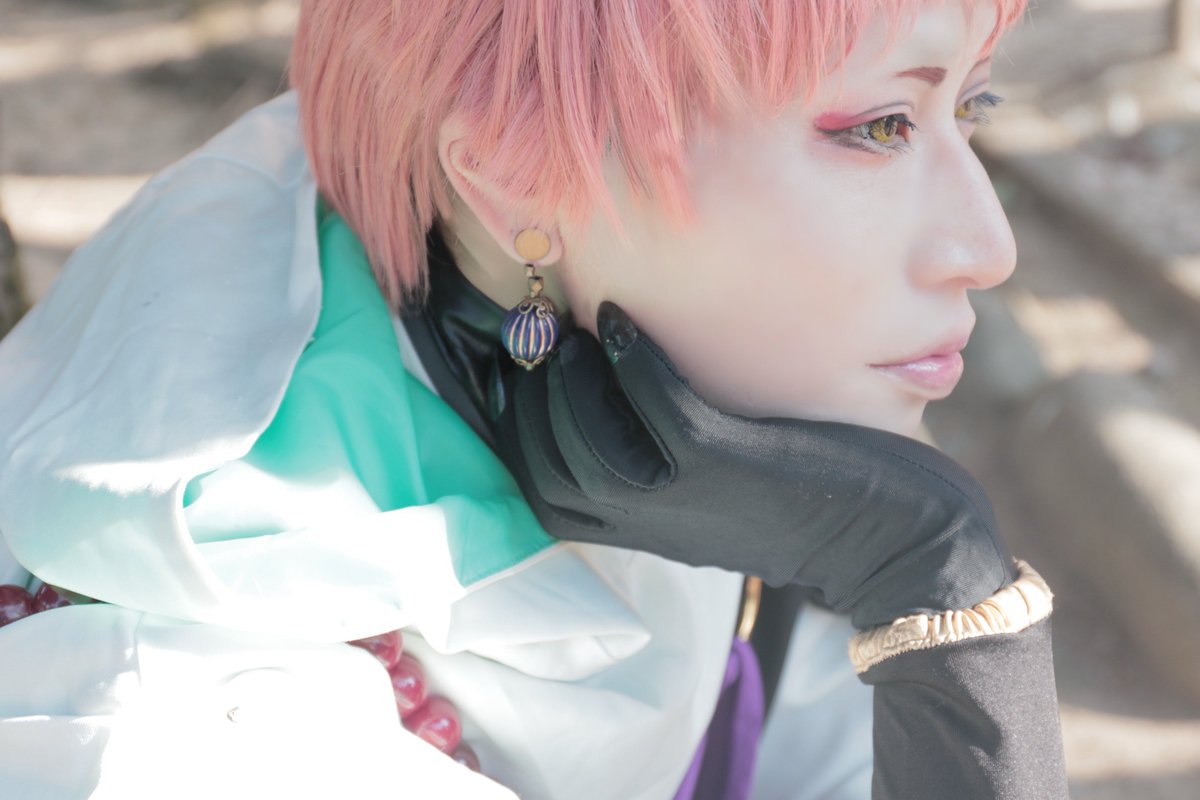 【cosplay】

対のない髪飾り

でも誰からもらったのか
いつから持っているのかも覚えてない
ずっと昔に誰かから手渡された気がする

大切な　大切な物

岩融・紅尾
審神者・月夜子ちゃん
Photo・お嬢さん