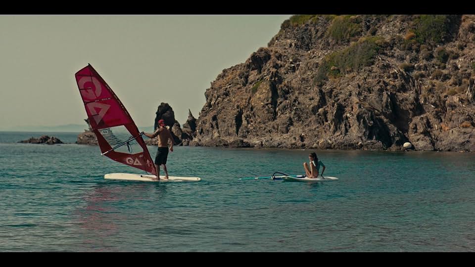 __Sully___'s tweet photo. The director of the Türkiye adaptation of the #QueenOfTears series is the same as the director of the movie #RüzgaraBırak. (#ChasingTheWind) The visuals of the movie look really nice, I hope the series will be like this. ☀️🌊 

🎬 Director: #EnginErden https://t.co/PcD2BXADbk