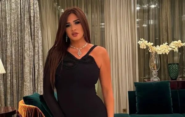 ياسمين عبد العزيز تعلق على سر جمالها: بقيت سينجل 
#مشاهير #فنانين #جوائز #حفل #جمال #اناقة